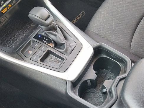Used 2021 Toyota RAV4 XLE image 20