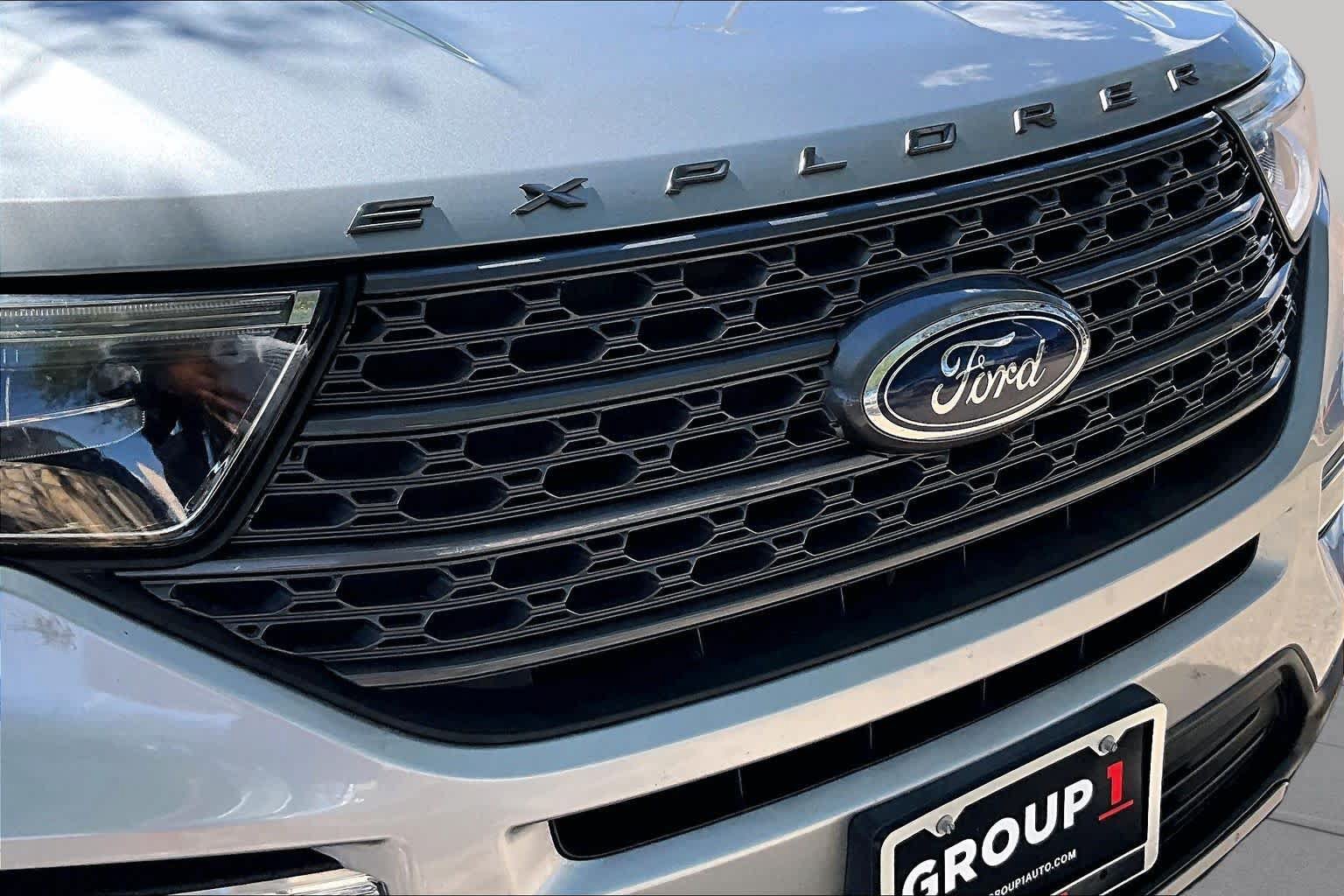 Used 2022 Ford Explorer XLT w/ Equipment Group 202A RWD image 29
