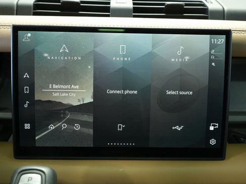 Used 2025 Land Rover Defender 110 X image 28