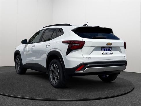 New 2026 Chevrolet Trax LT w/ Driver Confidence Package FWD image 4