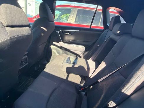 Used 2022 Toyota RAV4 SE w/ Convenience Package AWD/4WD image 8
