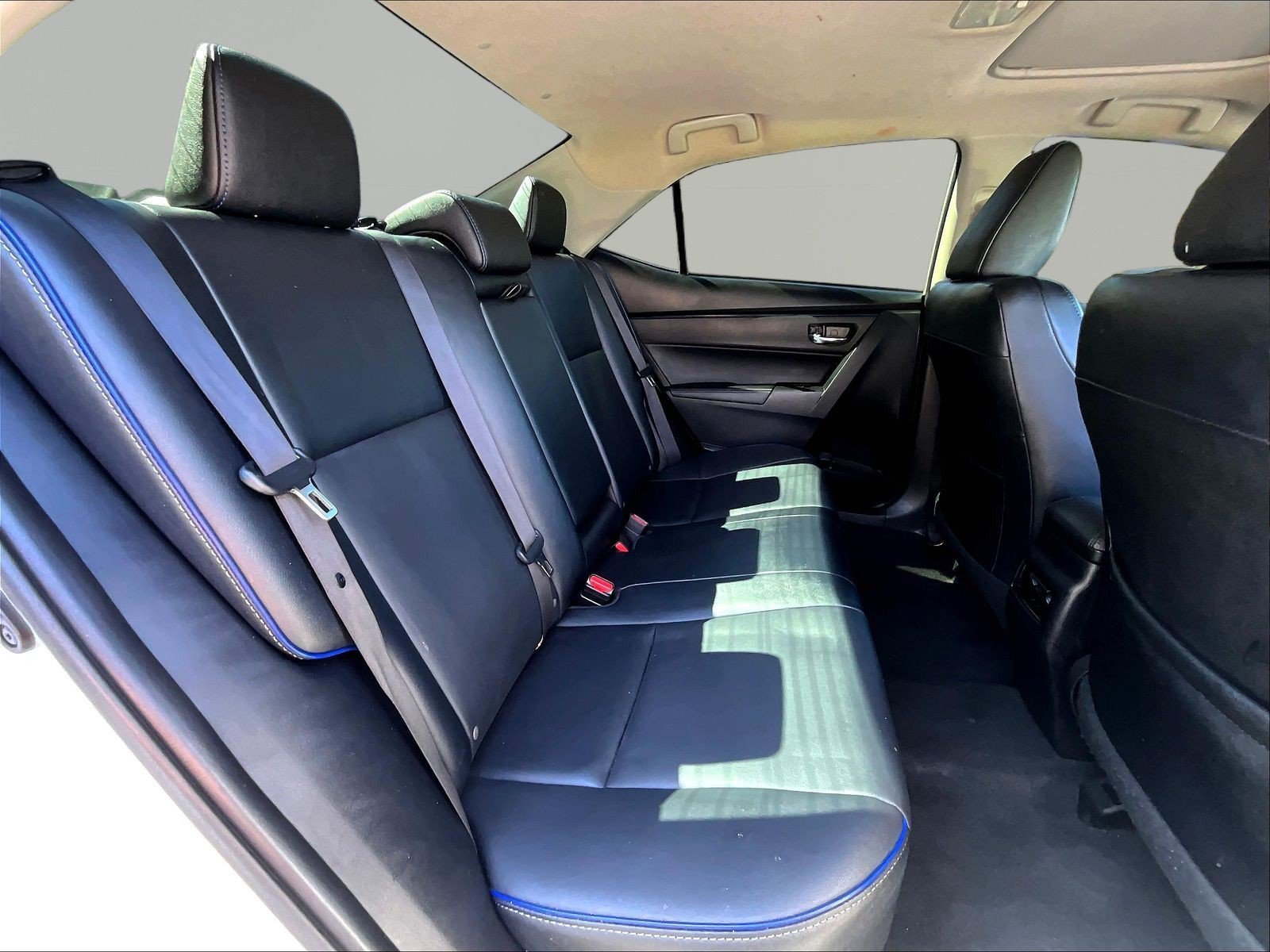 Used 2017 Toyota Corolla XSE w/ Carpet Mat Package (TMS) FWD image 25
