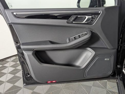 New 2026 Porsche Macan image 25