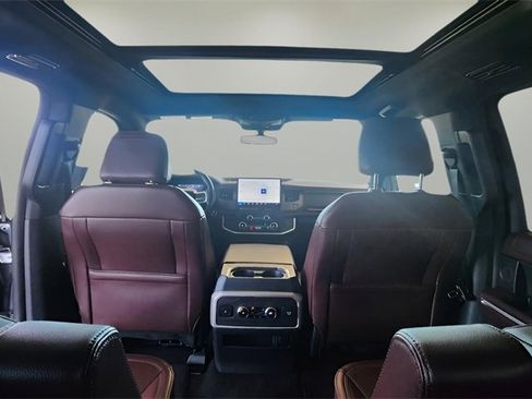 Used 2024 Ford Expedition Limited image 21