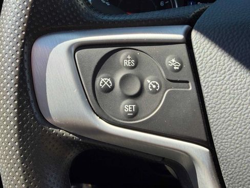 Used 2023 GMC Acadia SLE FWD image 16