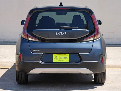 Used 2023 Kia Soul LX w/ LX Technology Package FWD image 41