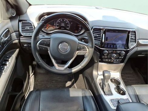 Used 2019 Jeep Grand Cherokee Overland AWD/4WD image 18