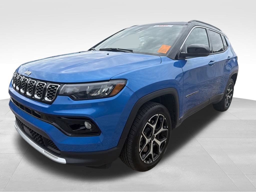 Used 2025 Jeep Compass Limited AWD/4WD image 33