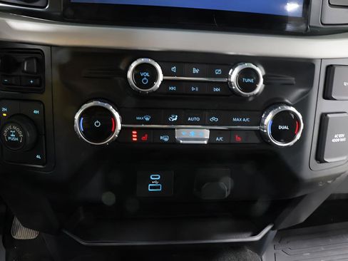 Used 2022 Ford F150 XLT w/ Equipment Group 302A High AWD/4WD image 10