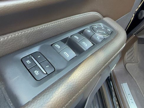 Used 2023 GMC Yukon XL Denali RWD image 15