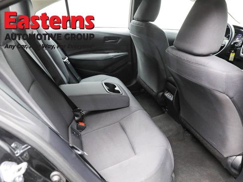 Used 2025 Toyota Corolla LE image 20