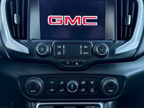 Used 2022 GMC Terrain SLT w/ Infotainment Package II image 21