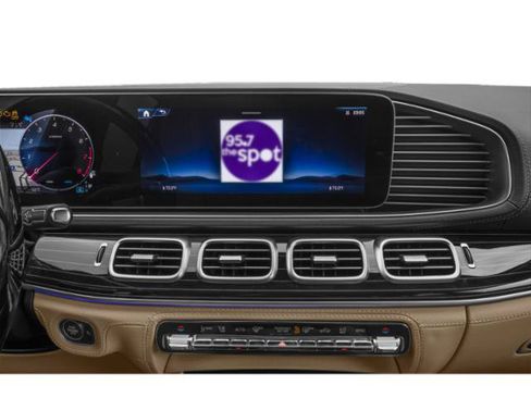 Used 2024 Mercedes-Benz GLS 580 4MATIC image 11