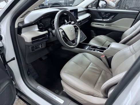 Used 2022 Lincoln Corsair AWD w/ Premium Package image 22