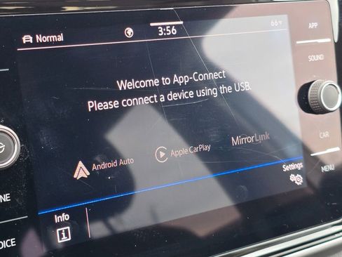 Used 2023 Volkswagen Atlas SE AWD/4WD image 6