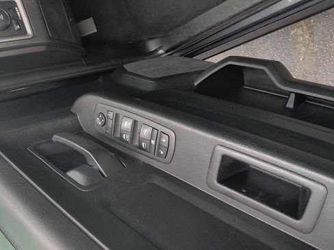 Used 2018 RAM 1500 Express w/ Black Ram 1500 Express Group AWD/4WD image 27