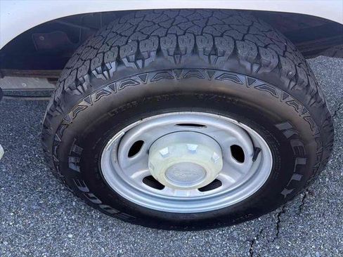 Used 2015 Ford F250 XL w/ Power Equipment Group image 9