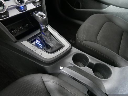 Used 2019 Hyundai Elantra SEL w/ Cargo Package image 24