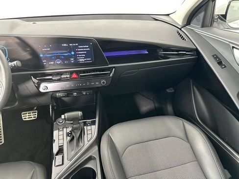 Used 2023 Kia Niro EX Touring FWD image 28