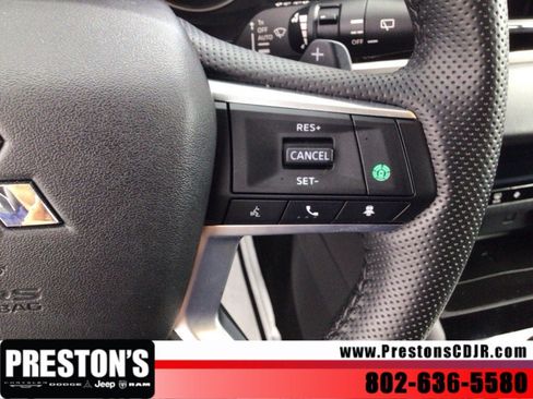 Used 2025 Mitsubishi Outlander SE AWD/4WD image 16