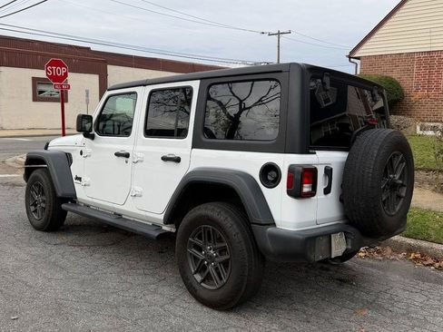 Used 2024 Jeep Wrangler Sport S image 7