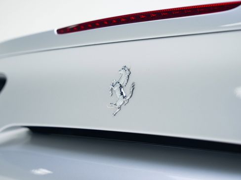 Used 2017 Ferrari 488 Spider RWD image 33