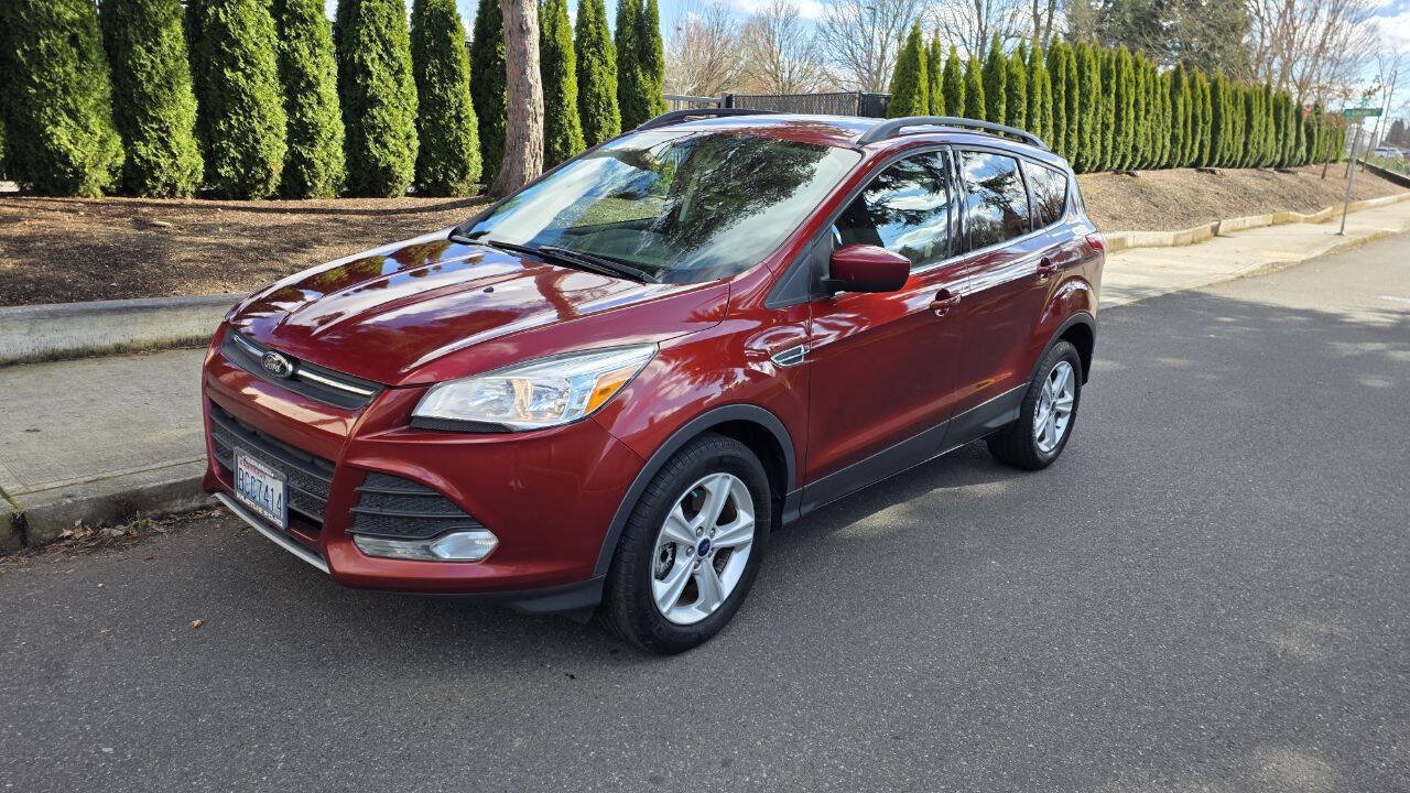 Used 2015 Ford Escape SE w/ Equipment Group 201A AWD/4WD image 1