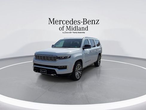 Used 2023 Jeep Grand Wagoneer L Series III w/ Rear Seat Video Group 1 AWD/4WD image 4