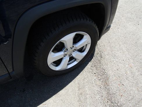 Used 2021 Jeep Compass Latitude AWD/4WD image 34