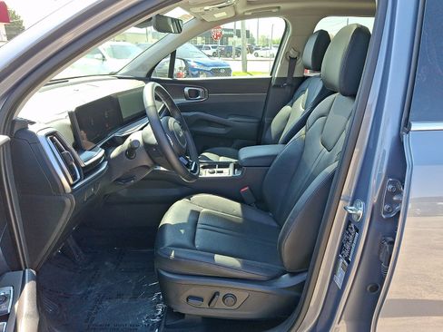 Used 2025 Kia Sorento S w/ Panoramic Sunroof Package AWD/4WD image 14