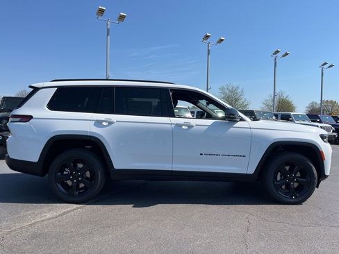 New 2026 Jeep Grand Cherokee L Limited w/ Limited Altitude Package AWD/4WD image 44