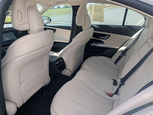 Used 2025 Mercedes-Benz E 350 4MATIC Sedan image 12