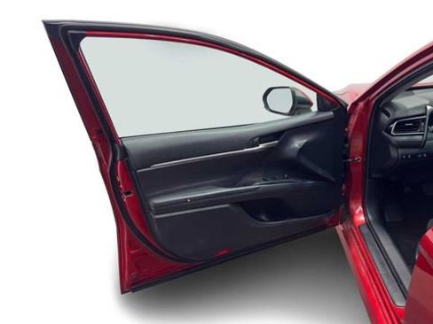 Used 2024 Toyota Camry LE image 10