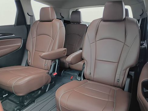 Used 2019 Buick Enclave Avenir w/ Avenir Technology Package AWD/4WD image 14