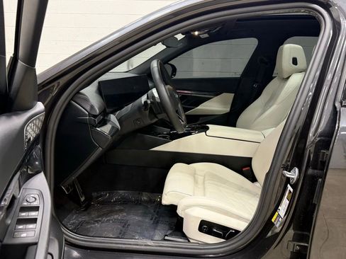 Used 2025 BMW i5 xDrive40 w/ M Sport Package image 37
