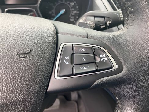 Used 2018 Ford Escape Titanium w/ Ford Safe & Smart Package image 18