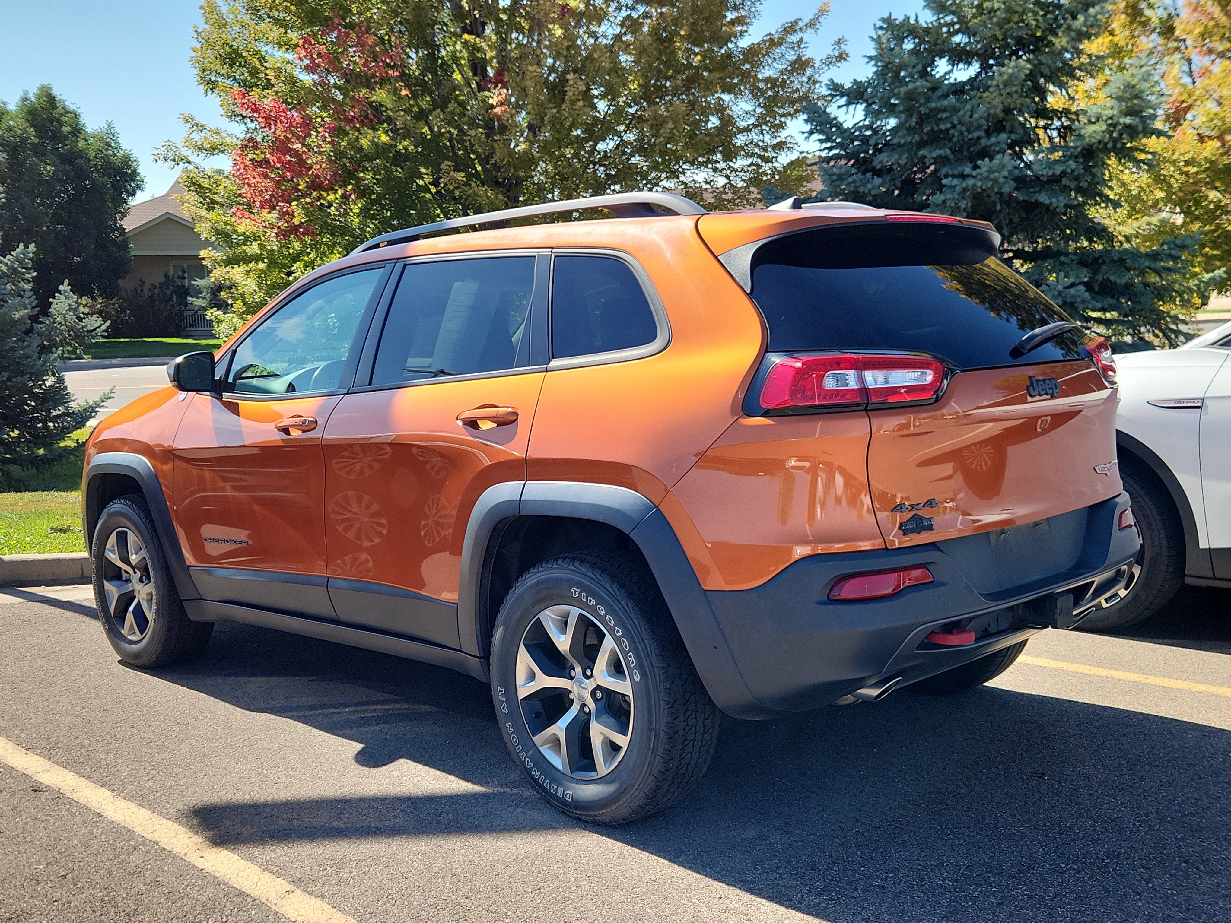 Used 2016 Jeep Cherokee Trailhawk w/ Comfort/Convenience Group AWD/4WD image 6