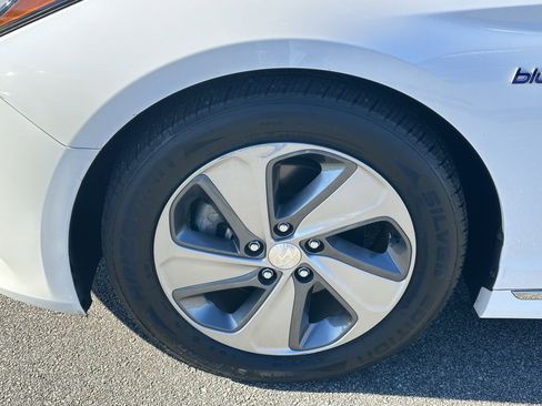 Used 2016 Hyundai Sonata Limited w/ Option Group 02 image 14