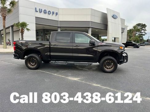 Used 2020 Chevrolet Silverado 1500 Custom Trail Boss w/ Custom Convenience Package AWD/4WD image 2