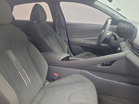 Used 2023 Hyundai Elantra SEL w/ Convenience Package FWD image 21