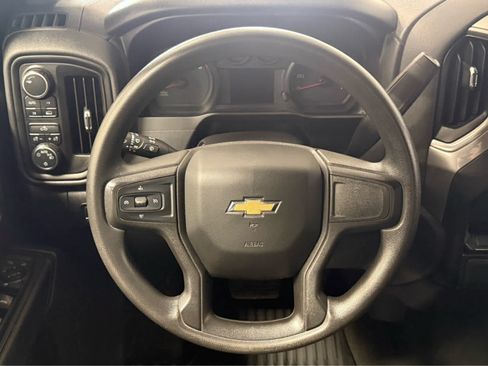 Used 2019 Chevrolet Silverado 1500 Custom w/ Custom Value Package AWD/4WD image 18