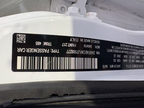 Used 2018 Alfa Romeo Giulia Ti w/ Quick Order Package 22Z Lusso image 19