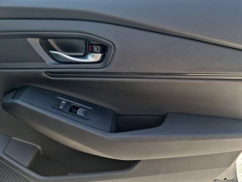 Used 2025 Honda Accord SE image 32
