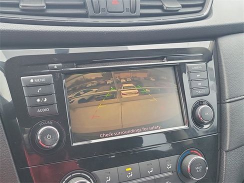 Used 2018 Nissan Rogue S image 29