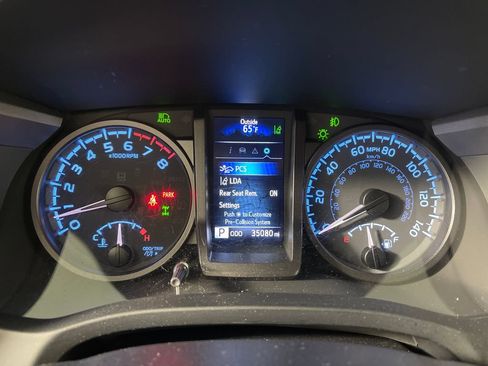Used 2023 Toyota Tacoma TRD Off-Road AWD/4WD image 18