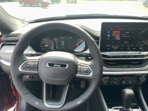 New 2025 Jeep Compass Limited image 17