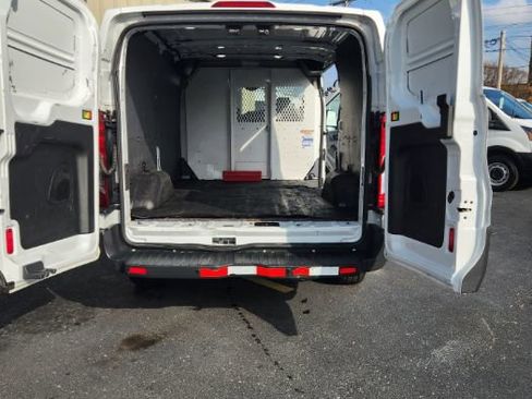 Used 2018 Ford Transit 250 130 Low Roof image 3