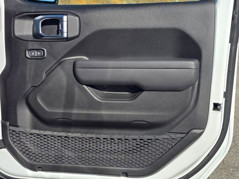 New 2026 Jeep Gladiator Sport image 40