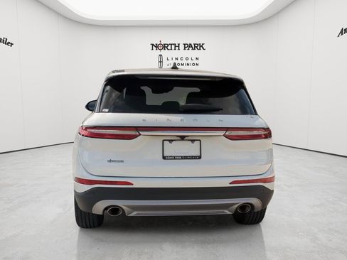 Used 2023 Lincoln Corsair FWD image 4