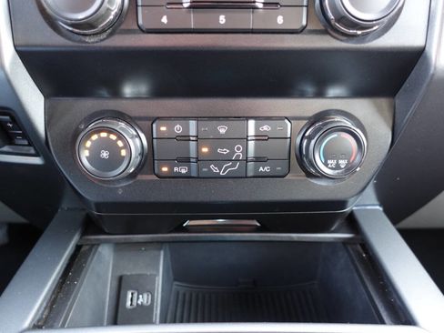 Used 2022 Ford F250 XLT w/ Black Appearance Package image 40